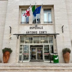 L'ingresso del poliambulatorio "Conti" di Sassari